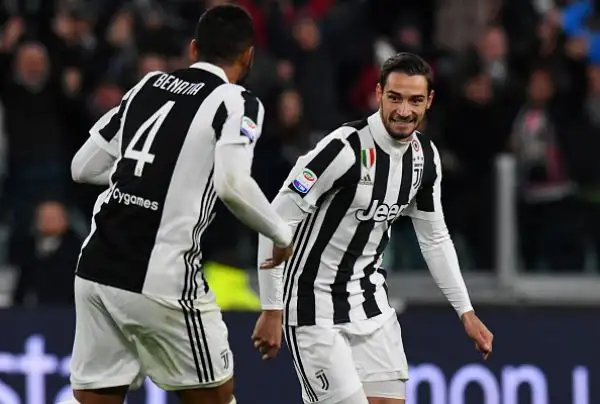 Tutto facile, ma solo nel secondo tempo, per per la squadra di Allegri che chiude la pratica nei primi 15' della ripresa con le reti di Mandzukic, De Sciglio e Benathia.