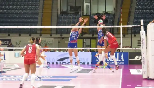Orro e compagne si aggiudicano il derby lombardo.