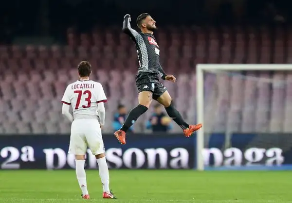 Nel primo tempo Insigne sblocca il risultato con un bel colpo sotto a superare Donnarumma, nella ripresa Zielinski raddoppia su assist di Mertens. Nel finale Romagnoli pesca il jolly da fuori area ma 