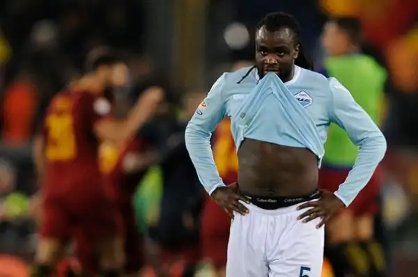 Dopo un primo tempo nervoso, nella ripresa la Roma sblocca il risultato con un rigore di Perotti e trova subito il raddoppio, con Nainggolan. Ai biancoelesti non basta un rigore di Immobile per riequi