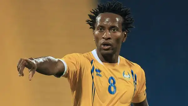 L'ex calciatore del Bayern Monaco ha annunciato il ritiro a 43 anni suonati. Giocava nel Palmeiras.