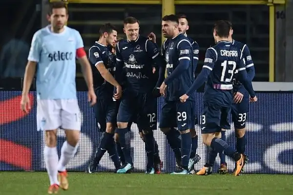 Doppio Ilicic e Gomez non bastano a Gasperini: finisce 3-3 con doppietta di Milinkovic-Savic e gol di Luis Alberto per i laziali. Rete annullata a Caldara con il VAR.