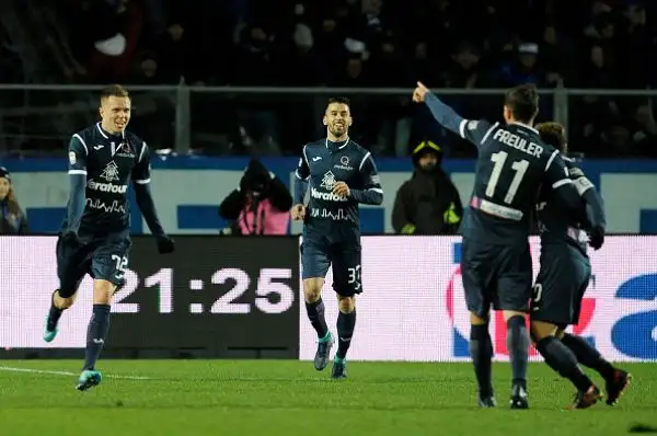 Doppio Ilicic e Gomez non bastano a Gasperini: finisce 3-3 con doppietta di Milinkovic-Savic e gol di Luis Alberto per i laziali. Rete annullata a Caldara con il VAR.