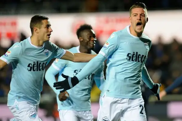 Doppio Ilicic e Gomez non bastano a Gasperini: finisce 3-3 con doppietta di Milinkovic-Savic e gol di Luis Alberto per i laziali. Rete annullata a Caldara con il VAR.