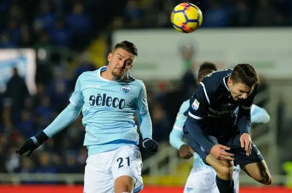 Doppio Ilicic e Gomez non bastano a Gasperini: finisce 3-3 con doppietta di Milinkovic-Savic e gol di Luis Alberto per i laziali. Rete annullata a Caldara con il VAR.
