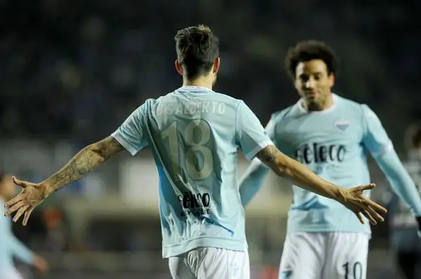 Doppio Ilicic e Gomez non bastano a Gasperini: finisce 3-3 con doppietta di Milinkovic-Savic e gol di Luis Alberto per i laziali. Rete annullata a Caldara con il VAR.