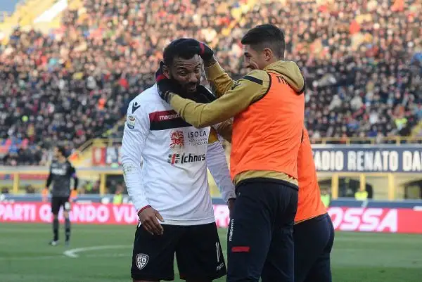 Un punto a testa nella sfida di Bolgona con i sardi in vantaggio nel primo tempo grazie al solito Joao Pedro e con la squadra di Donadoni che acciuffa il pari a 10 dalla fine con un gol di Destro.