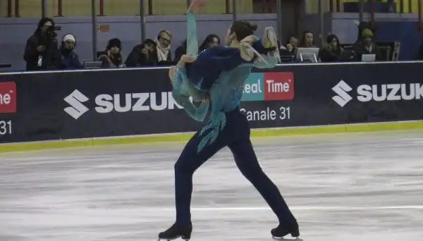 Carolina Kostner, Anna Cappellini e Luca Lanotte hanno dato spettacolo sul ghiaccio dell'Agorà di Milano.