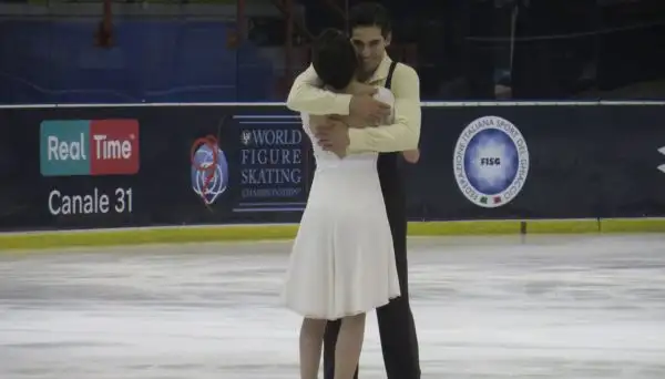 Carolina Kostner, Anna Cappellini e Luca Lanotte hanno dato spettacolo sul ghiaccio dell'Agorà di Milano.
