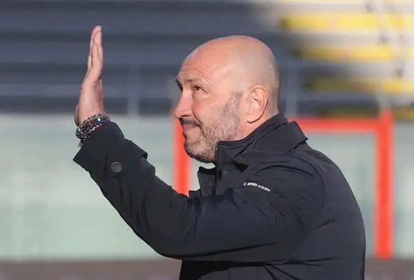 Un gol di Ante Budimir stende i veronesi e regala tre punti pesanti ai calabresi che si portano al quintultimo posto superando il Genoa.