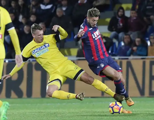 I friulani passano con autorità allo “Scida” con una doppietta di Jankto e il gol di Lasagna che chiude la partita.