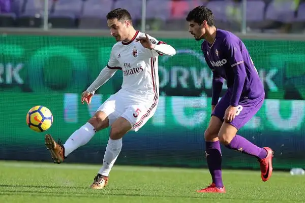 E' terminato in parità, 1-1, l'anticipo delle 12.30 tra Fiorentina e Milan. Al Franchi botta e risposta nella ripresa: a Simeone ha replicato immediatamente Calhanoglu