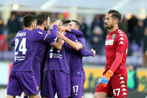 I Viola si impongono in casa contro il Sassuolo grazie a un secco 3-0 frutto delle reti di Simeone, Veretout nel primo tempo e il gol Chiesa che chiude la partita nella ripresa.