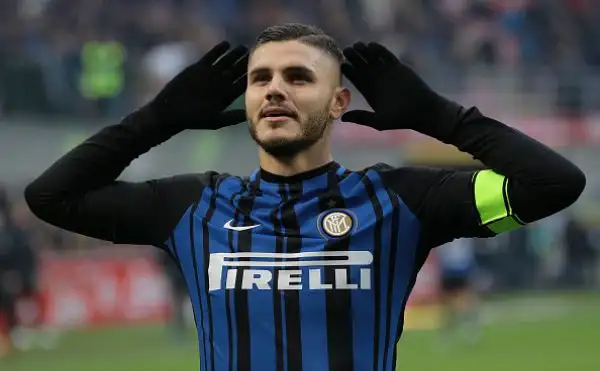 I nerazzurri travolgono i clivensi grazie alla tripletta di Perisic e ai gol di Icardi e Skriniar e sorpassano il Napoli, sconfitto in casa dalla Juventus venerdì.