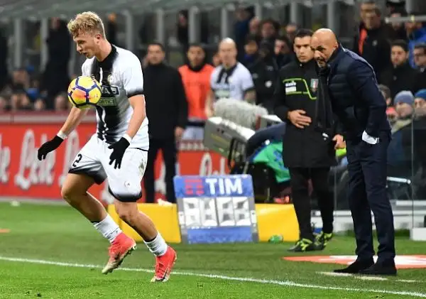 Colpaccio dell'Udinese che espugna SanSiro grazie alle reti di Lasagna, De Paul su rigore e Barak. Inter che rientra molle in campo nella ripresa e si fa sorprendere dalla velocità dei bianconeri