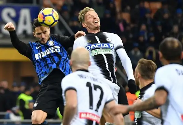 Colpaccio dell'Udinese che espugna SanSiro grazie alle reti di Lasagna, De Paul su rigore e Barak. Inter che rientra molle in campo nella ripresa e si fa sorprendere dalla velocità dei bianconeri