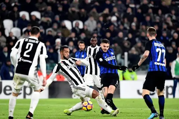 Lo 0-0 di sabato sera tra Juventus e Inter fa infatti il gioco del Napoli che domenica battendo la Fiorentina tornerebbe in solitaria al primo posto.