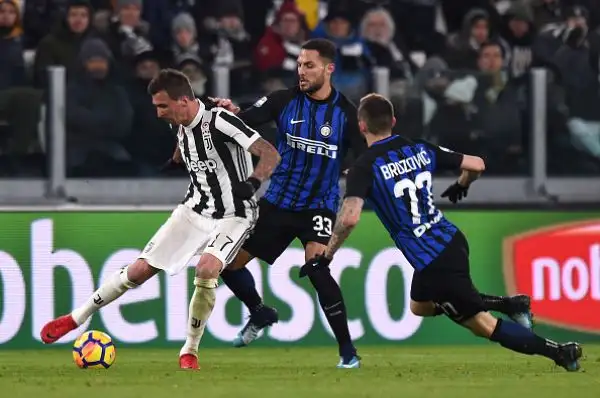 Lo 0-0 di sabato sera tra Juventus e Inter fa infatti il gioco del Napoli che domenica battendo la Fiorentina tornerebbe in solitaria al primo posto.