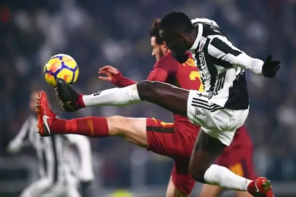 La Juventus vince il big match prenatalizio contro la Roma, piegata per 1-0 all'Allianz Stadium grazie alla rete di Benatia al 19' del primo tempo