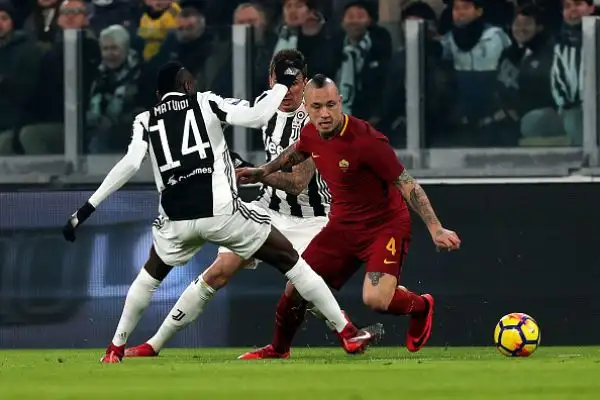 La Juventus vince il big match prenatalizio contro la Roma, piegata per 1-0 all'Allianz Stadium grazie alla rete di Benatia al 19' del primo tempo