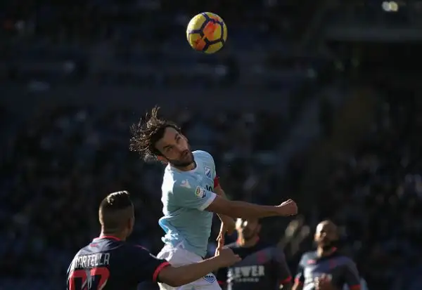 La Lazio travolge per 4-0 il Crotone nell'anticipo delle 12.30 della diciottesima giornata di serie A.