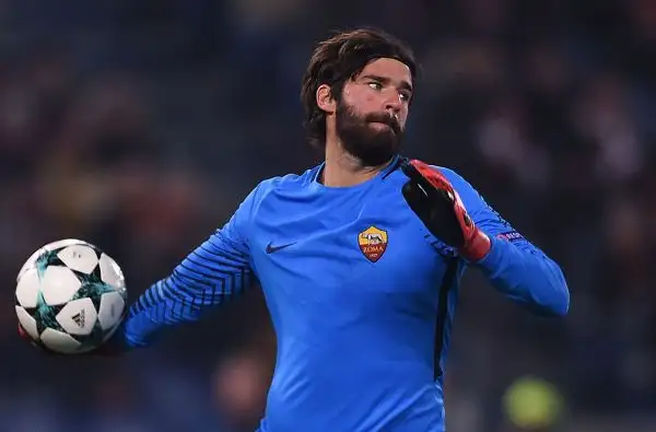 Alisson 6,5. Ormai è una sicurezza, non trema sulle poche palle che arrivano dalle sue parti.