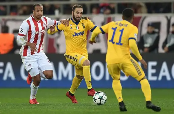 Higuain 5,5: riceve pochi palloni, è vero, ma pare sempre troppo nervoso