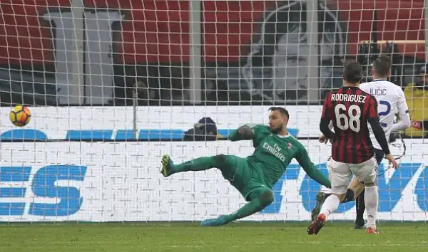 I rossoneri perdono di nuovo, questa volta in casa contro l'Atalanta, e sprofondano all'undicesimo posto in classifica, lontani dall'Europa.