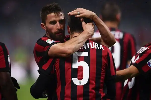 Prima vittoria da allenatore di Serie A per Rino Gattuso che piega 2-1 il Bologna centrando anche un significativo balzo in classifica: i rossoneri salgono al settimo posto con 24 punti.
