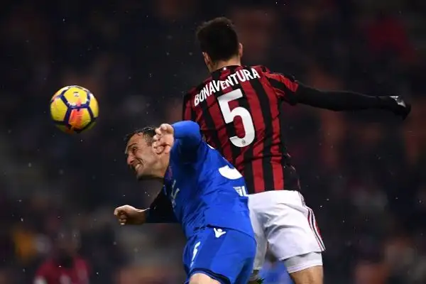Prima vittoria da allenatore di Serie A per Rino Gattuso che piega 2-1 il Bologna centrando anche un significativo balzo in classifica: i rossoneri salgono al settimo posto con 24 punti.