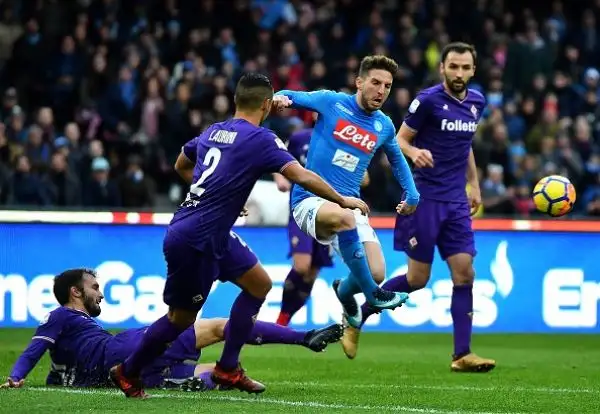 Il Napoli stecca, non andando oltre lo 0-0 al San Paolo contro la Fiorentina. Resta invariata così la vetta: Inter 40, Napoli 39, Juventus 38, Roma 35.