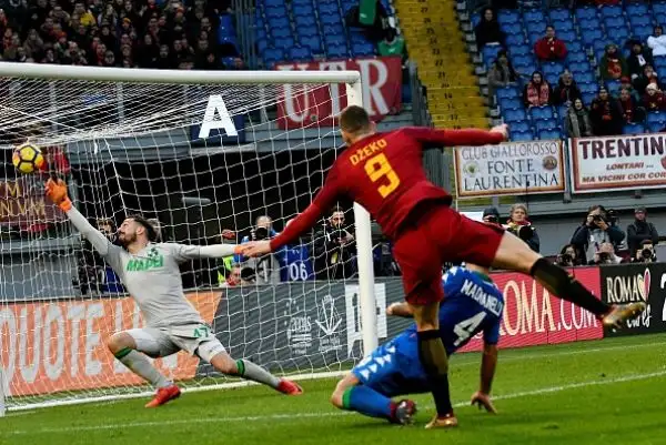 La Roma non riesce a battere il Sassuolo allo stadio Olimpico, Dzeko ancora a secco