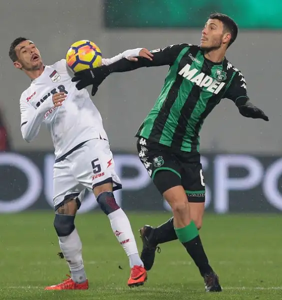 Comincia male l’avventura di Walter Zenga, subentrato in settimana a Davide Nicola sulla panchina del Crotone. Il debutto coincide infatti con la pesante sconfitta in casa del Sassuolo.