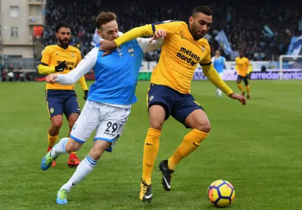 Doppio vantaggio del Verona con le reti nella ripresa di Cerci e Caceres. 
Gli estensi si scatenano nel finale di partita: Paloschi all'86' e Antenucci all'88' pareggiano i conti.