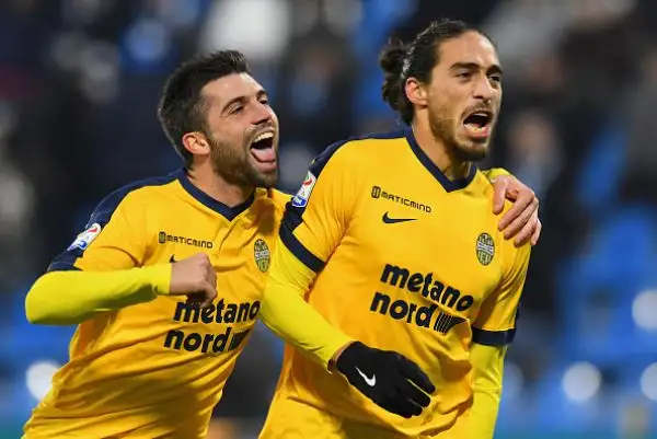 Doppio vantaggio del Verona con le reti nella ripresa di Cerci e Caceres. 
Gli estensi si scatenano nel finale di partita: Paloschi all'86' e Antenucci all'88' pareggiano i conti.