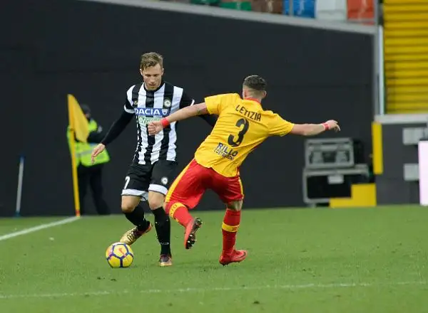 Barak e Lasagna nel primo tempo condannano gli Stregoni, che dopo la gioia del pareggio in extremis contro il Milan nella scorsa settimana tornano a perdere