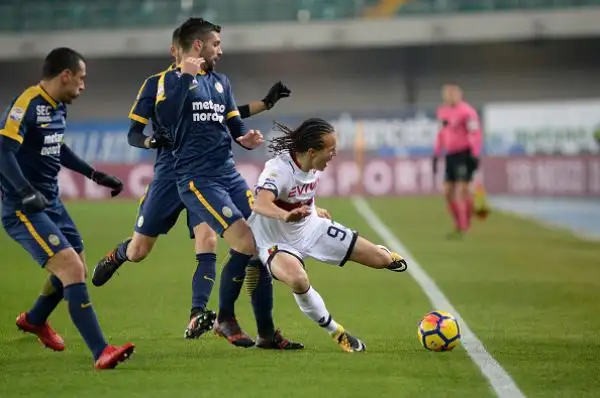 Colpaccio del Genoa di Ballardini. I grifoni hanno battuto di misura i gialloblù con una rete di Pandev nel recupero del primo tempo. A nulla sono valsi i generosi tentativi dei ragazzi di Pecchia.
