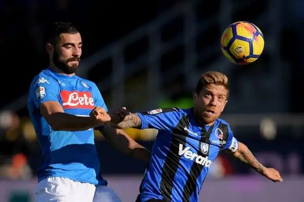 Gli azzurri di Sarri superano per 1-0 l'Atalanta di Gasperini all'Atleti Azzurri d'Italia grazie alla rete di Mertens nella ripresa.