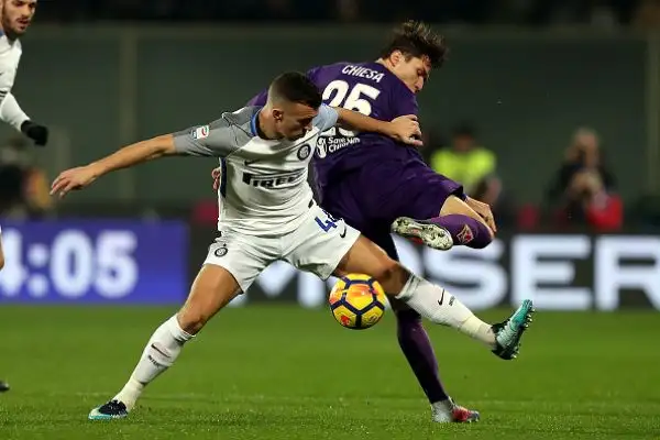Dopo un ottimo primo tempo dei padroni di casa, nella rirpesa il solito Icardi porta in vantaggio i neroazzurri. Nel finale Simeone riporta il risultato in parità.