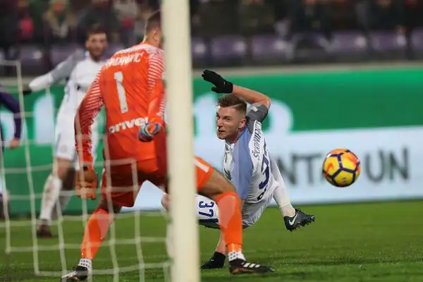 Dopo un ottimo primo tempo dei padroni di casa, nella rirpesa il solito Icardi porta in vantaggio i neroazzurri. Nel finale Simeone riporta il risultato in parità.