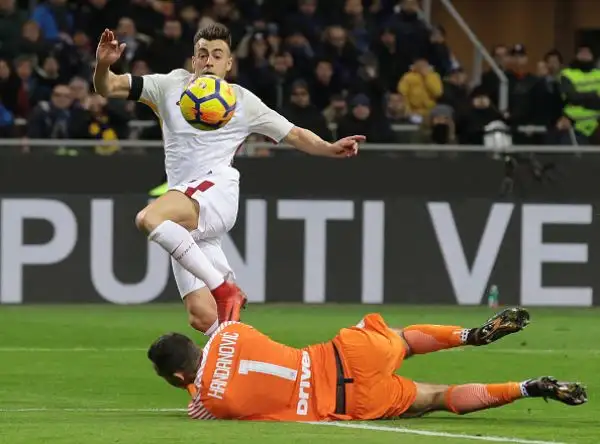 Vecino salva l'Inter e gela la Roma: pari a San Siro. Termina 1-1 il posticipo del Meazza.