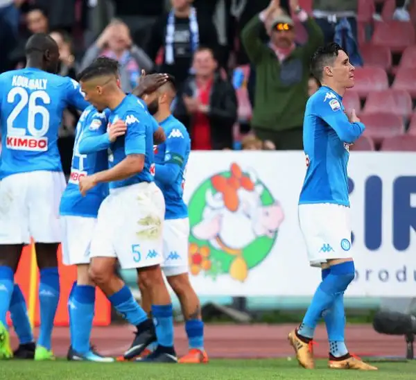 Un discusso gol di Koulibaly nella ripresa sblocca una difficile partita per i partenopei, nel finale Insigne serve una palla d'oro a Callejon che chiude la partta.