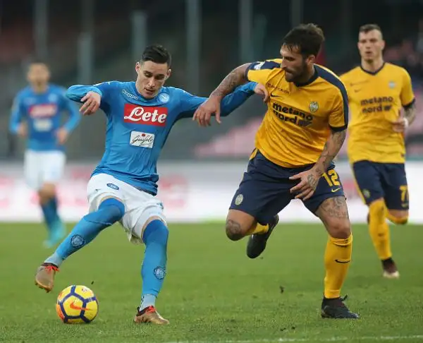 Un discusso gol di Koulibaly nella ripresa sblocca una difficile partita per i partenopei, nel finale Insigne serve una palla d'oro a Callejon che chiude la partta.