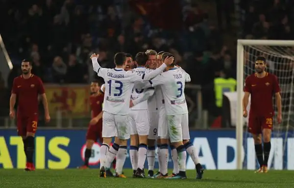 Inizio super degli orobici che vanno sul 2-0 con le reti di Cornelius e de Roon. Nella ripresa, con i nerazzurri in 10 per l'espulsione di De Roon, la roma accorcia con Dzeko ma non basta.