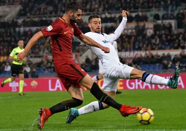 Inizio super degli orobici che vanno sul 2-0 con le reti di Cornelius e de Roon. Nella ripresa, con i nerazzurri in 10 per l'espulsione di De Roon, la roma accorcia con Dzeko ma non basta.
