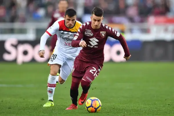 Succede tutto nei primi 45 minuti a Torino con i tre gol granata di Iago Falque, Niang e Obi e l'espulsione del portiere ospite Belec. 