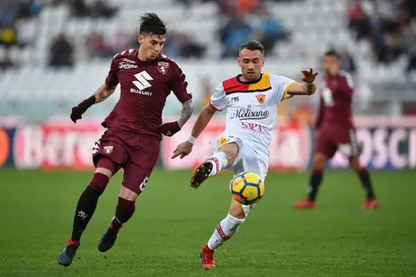 Succede tutto nei primi 45 minuti a Torino con i tre gol granata di Iago Falque, Niang e Obi e l'espulsione del portiere ospite Belec. 