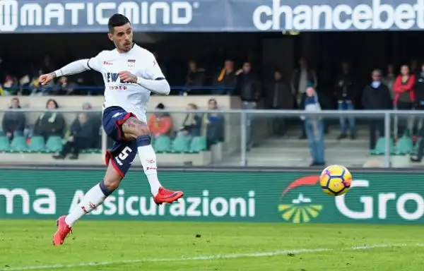 Il Crotone piazza un micidiale colpo-salvezza al Bentegodi, battendo meritatamente per 3 a 0 un'Hellas irriconoscibile e sconcertante.