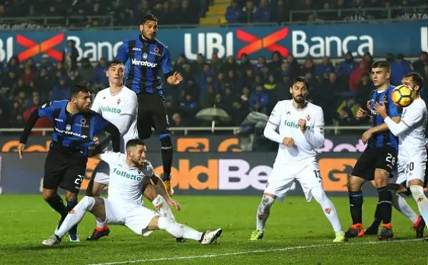 La sfida di Bergamo si decide nel primo tempo, con le reti di Milan Badelj al 16' e il definitivo pareggio di Andrea Petagna a pochi secondi dall'intervallo.