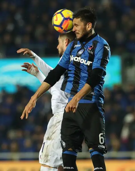 La sfida di Bergamo si decide nel primo tempo, con le reti di Milan Badelj al 16' e il definitivo pareggio di Andrea Petagna a pochi secondi dall'intervallo.